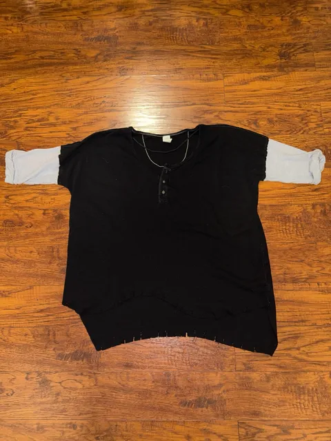 We The Free Henley Top Size S Black Contrasting Sleeves