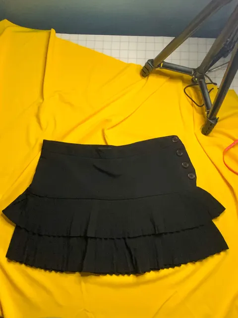 BCBG maxazria Ruffle Mini Skirt Women Size 4 Black