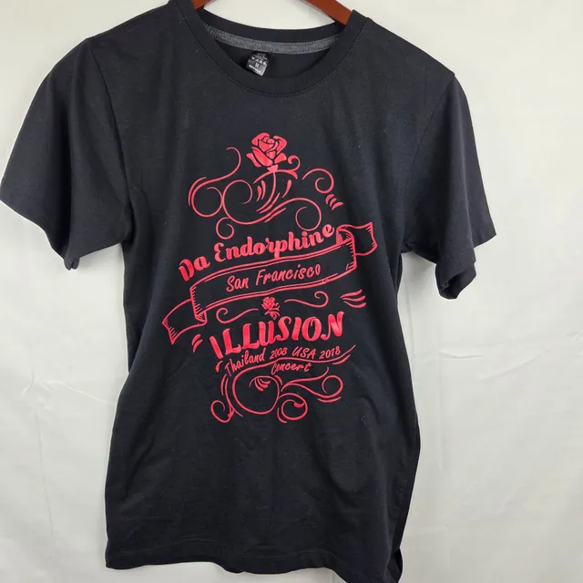 Indy Da Endorphine Illusion Concert Size M Black Graphic T-Shirt