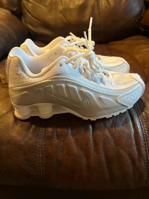 Nike Shox R4 White Metallic Silver Sneakers