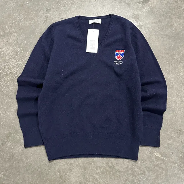 University of St Andrews Scotland Pure Wool V Neck Sweater Crest Embroidered