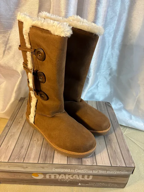 Makalu Winter Boots Size 8.5 Brown Faux Fur Button Tall