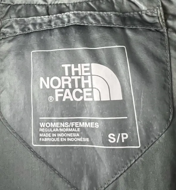 The North Face 550 Puffer Jacket Size S/P Black Down Quilted Hooded