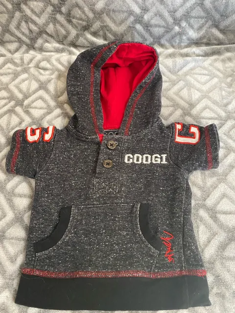 Coogi Kids Hoodie Size 3/6M Black Red Short Sleeve Pullover 87