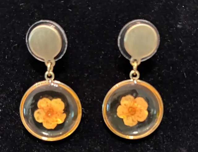 Gold Tone Pressed Flower Resin Drop Earrings