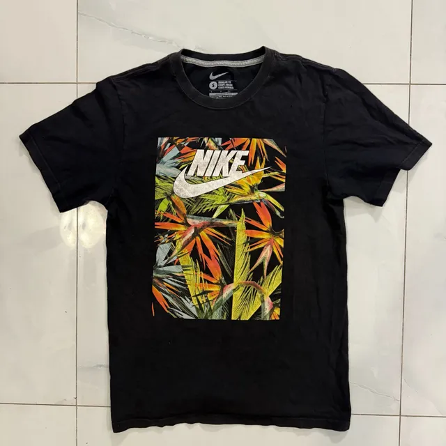 Nike Floral Graphic T-Shirt