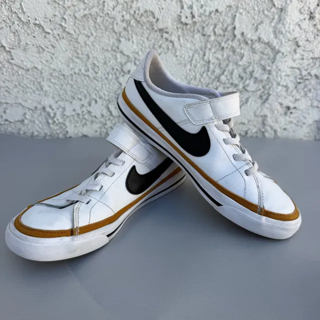 Nike Court Legacy Low Kids Sneakers 2.5Y White Black Gold hook & loop DA5381-100