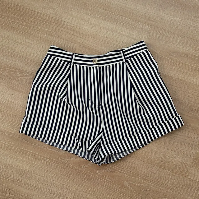 Forever 21 Striped Cuffed Shorts Size M Black White High Rise