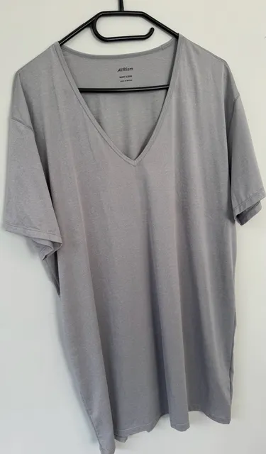 Uniqlo AIRism V-Neck T-Shirt XL Gray Polyester Spandex