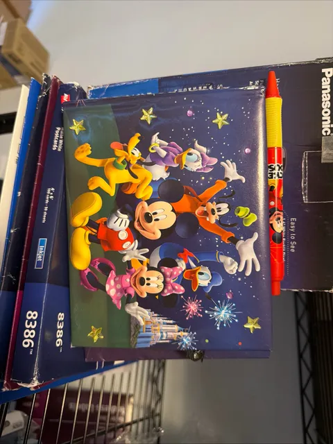 Disney Mickey Mouse Gang Deluxe Autograph Book with Pen