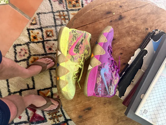 Nike Kyrie 4 Confetti Size 7Y Multi-Color Basketball Sneakers