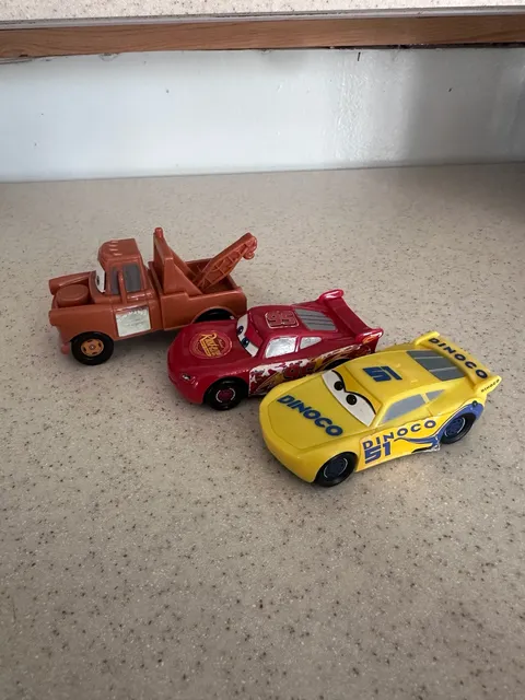 Disney Pixar Cars Mater Lightning McQueen Dinoco Lot of 3 Toys