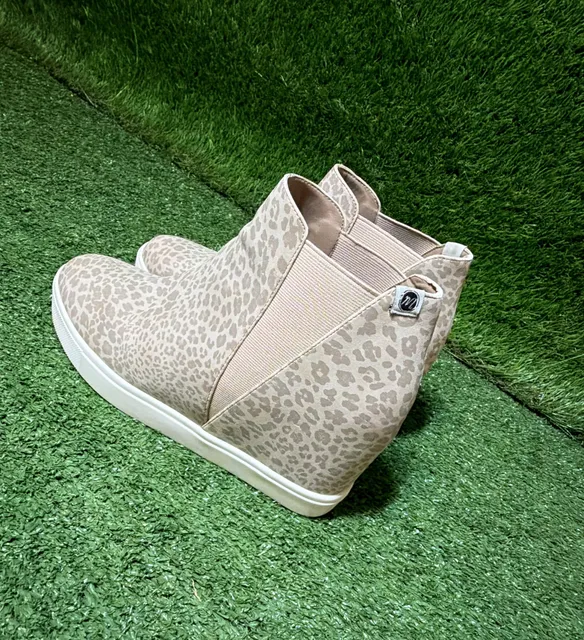 Coconuts by Matisse Wedge Booties Size 8.5 Taupe Leopard Print Sneakers