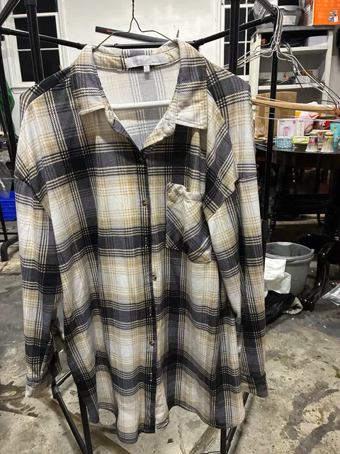 Eden & Olivia Maternity Plaid Flannel Shirt Size 1X Black Beige