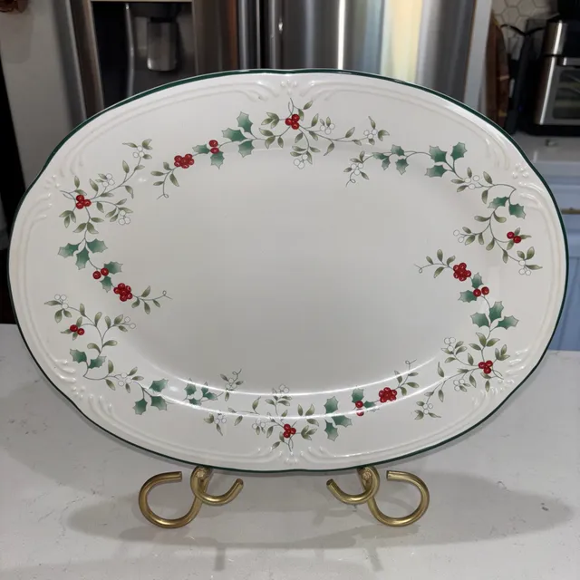 Pfaltzgraff Winterberry Oval Platter Serving Dish Christmas Holly 14”