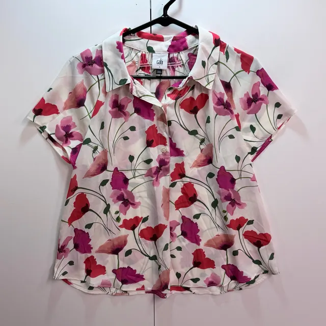 Cabi Floral Blouse Size S Short Sleeve Button Up Shirt Poppy Print