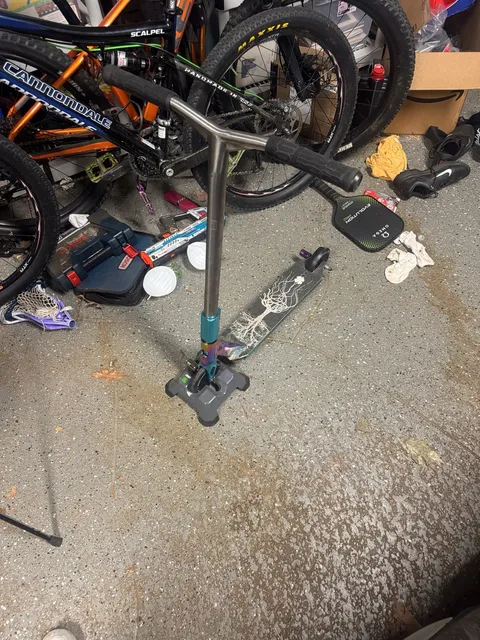 Lucky Pro Scooter Neo Chrome Titanium Bars Stunt Scooter