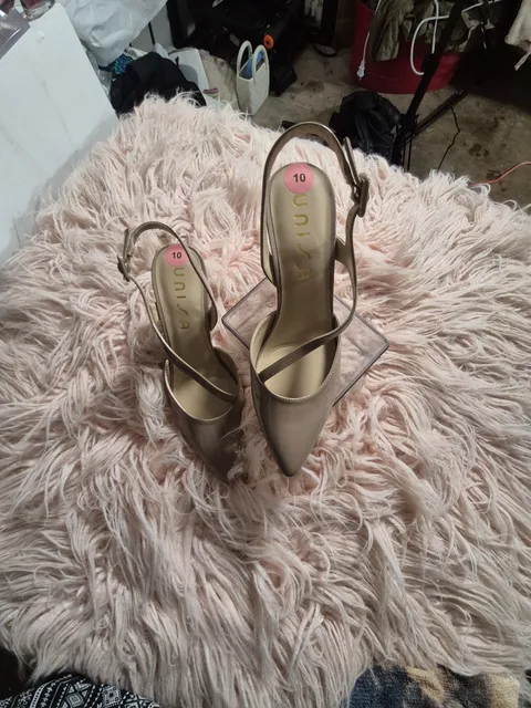 Unisa Slingback Heels Size 10M Nude Patent Pointed Toe Block Heel