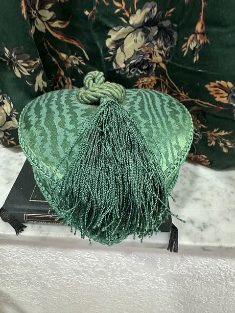 Sankyo Vintage Green Brocade Heart Musical Jewelry Box Tassel