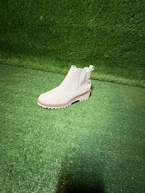 Coconuts by Matisse Preston Chelsea Bootie Size 10 Beige Perforated