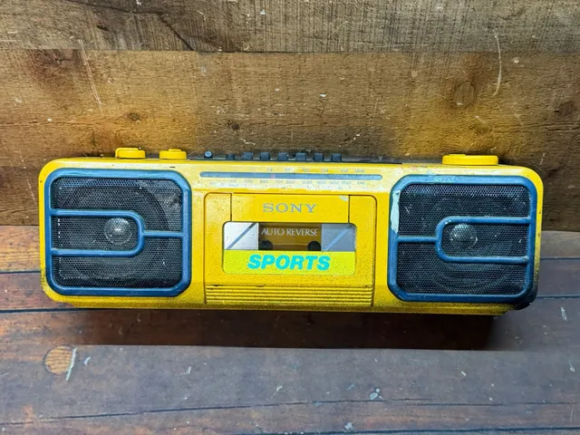 Sony Sports CFS-950 AM/FM Stereo Cassette-Corder Boombox Yellow parts decor