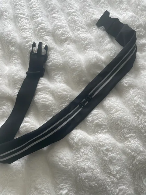 Shokz Running Belt with Zippered Pocket