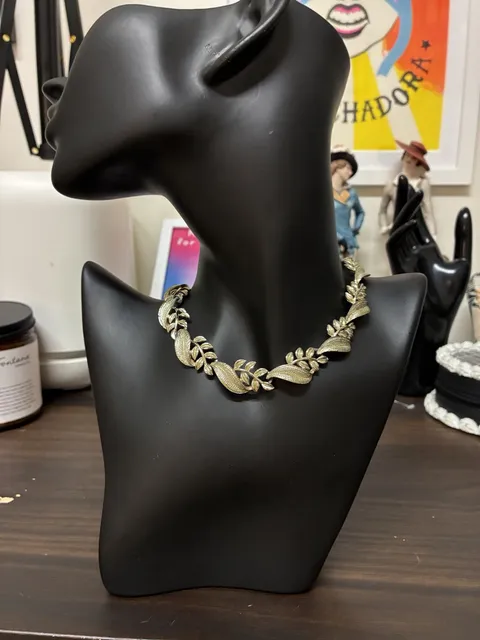 Coro Vintage 1960s Leaf Statement Necklace Gold Tone Metal Choker