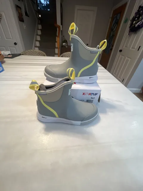 Xtratuf Sport Boots Grey Yellow Water Resistant Womens 6
