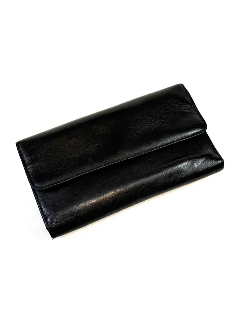 Relativity Women's Trifold Wallet 7in Quiet Luxury Old Money Minimalist Y2K Heritage Black Genuine Leather Checkbook Snap Closure