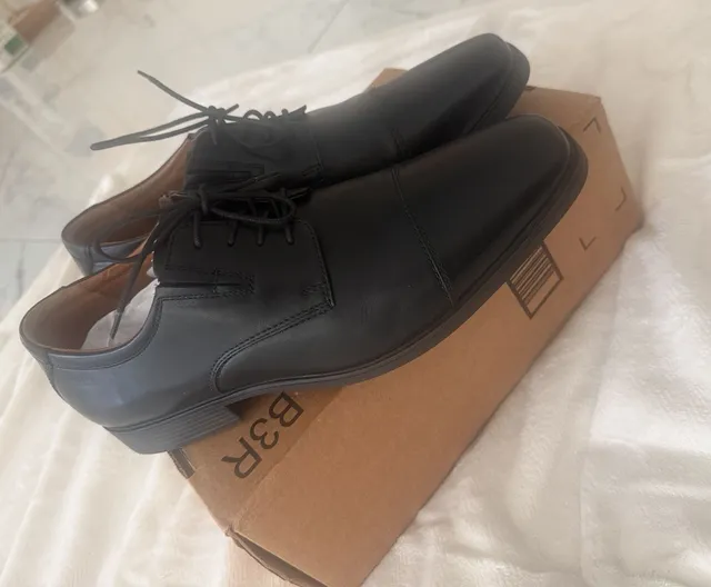 Clarks Tilden Cap Oxford Shoes