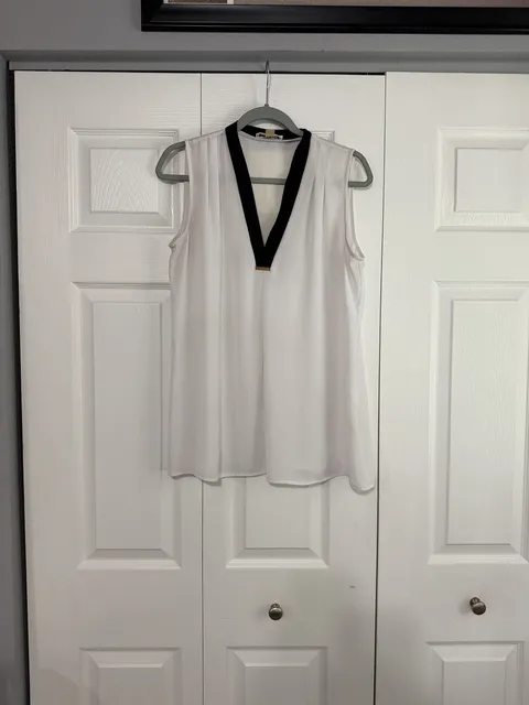 Calvin Klein Blouse White Black V-Neck Sleeveless
