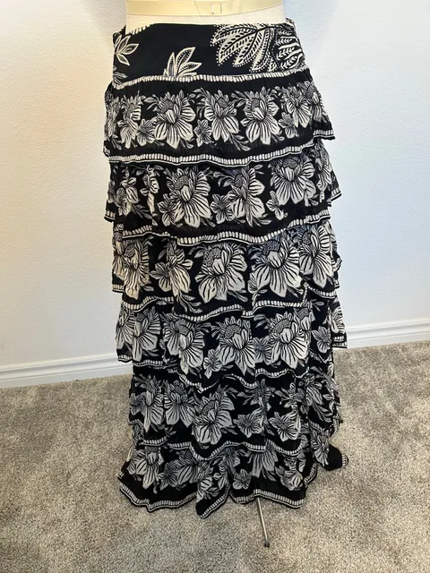 Farm Rio Ruffled Maxi Skirt Size M Black White Floral Tiered