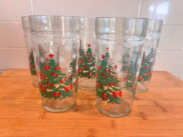 Anchor Hocking Christmas Tree Tumbler Glasses Set of 6 Holiday Snowflakes