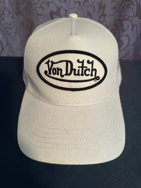 Von Dutch Classic Trucker Hat White Black Mesh Snapback
