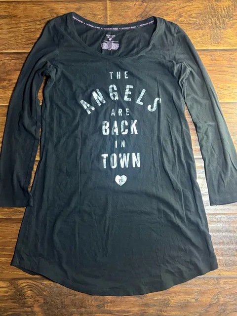 Victoria's Secret The Angels Are Back In Town Long Sleeve Shirt Size M