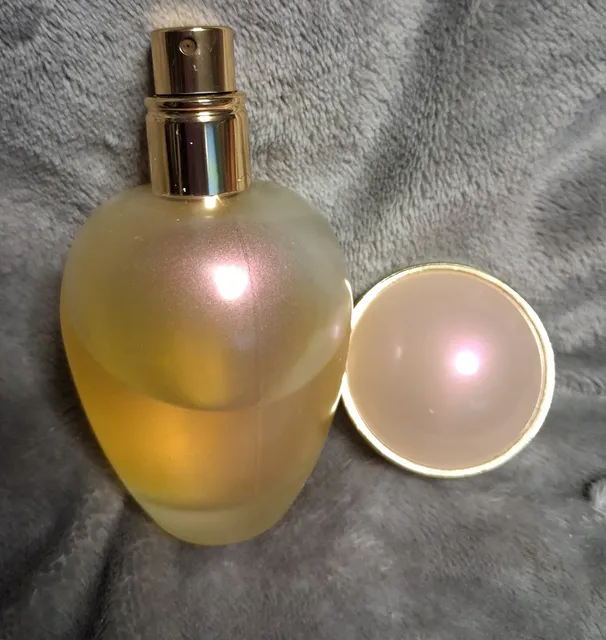 Y2K VTG AVON Rare Pearls Eau De Parfum Spray 1.7 oz with box