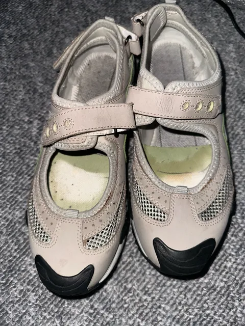 J-41 Outdoor Sandals Grey Athletic Shoes