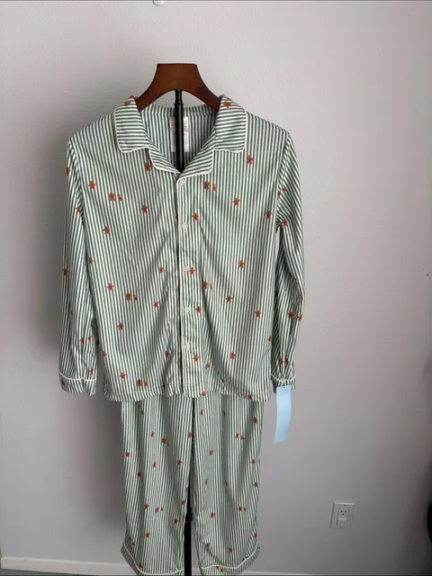 Wondershop Green Stripe Kids Pajama Set with Brown Star Print XL (14)