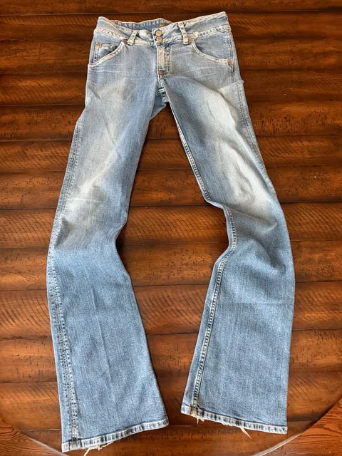 Hudson Jeans Bootcut Size 31 Light Wash Distressed Hem