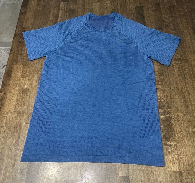 Lululemon Metal Vent Tech Short Sleeve Shirt Size L Blue