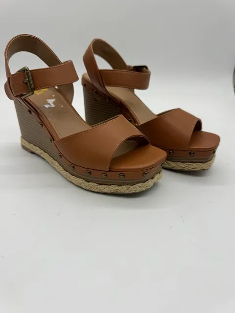  - Report Wedge Sandals Size 7.5 Brown Ankle Strap Platform - Never worn