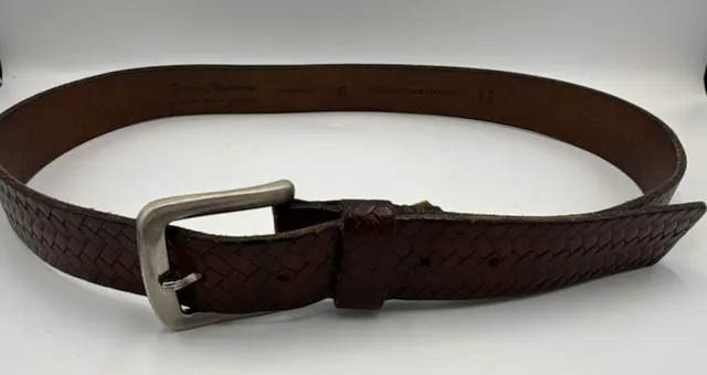 Tommy Bahama Woven Leather Belt Brown
Size 38
#905