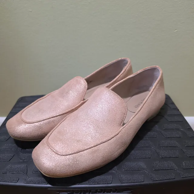 Donald Pliner Honey Loafers Size 7M Pink Metallic Suede Flats