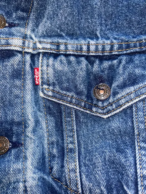 1987 vintage Levi's Denim Trucker Jacket Size 36R Made In USA tag!