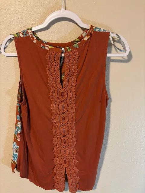 Daniel Rainn Floral Lace Trim Tank Top