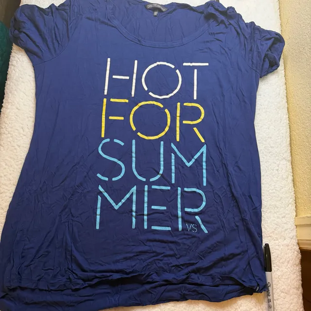 Victoria's Secret Supermodel Essentials Graphic Tee Size L Blue