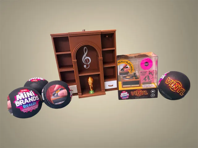 Zuru Mini Brands Really Works Vinyl Lot With Display Shelf