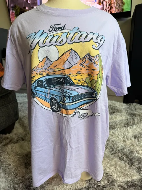 Ford Mustang Graphic T-Shirt Size M Light Purple