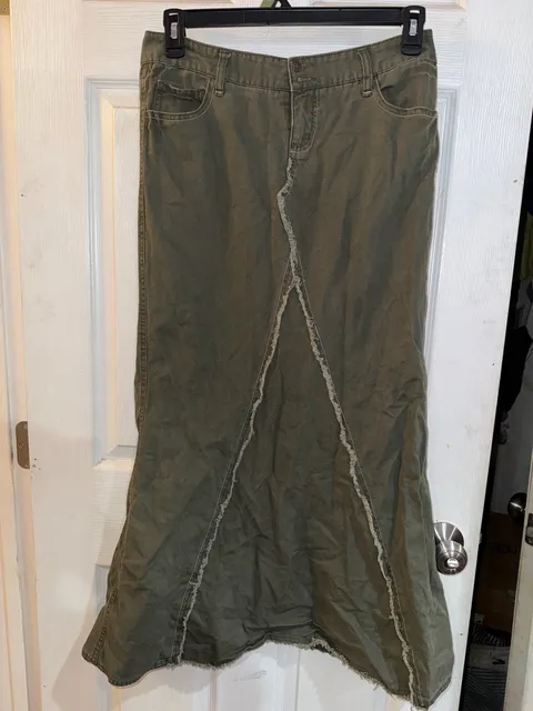 Nori Maxi Skirt Size 5 Olive Green Raw Edge Y2K Denim Long Skirt