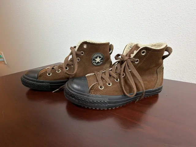 Converse Chuck Taylor Hollis Hi Size 5 Brown Suede Sherpa Sneakers